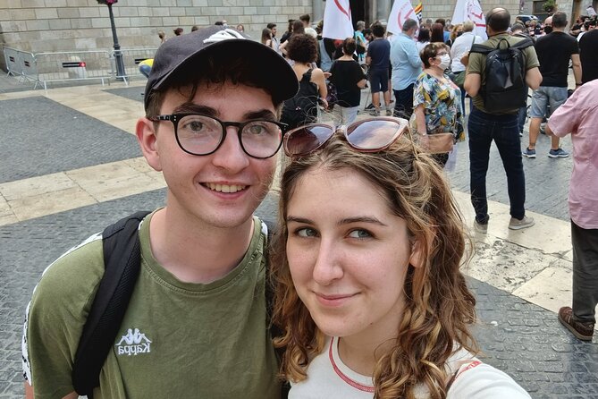 Love in the Gothic Quarter Barcelona: Self-Guided Romantic Walk - Entering Barcelona’s Gothic Quarter at Your Own Pace (No Herd Needed)