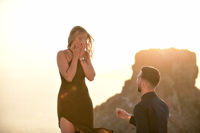 Magical Proposal Photoshoot In Santorini - Key highlights at a glance