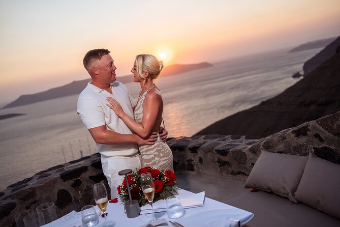 Magical Proposal Photoshoot In Santorini - Meeting at Mama Lena and staying close to public transport