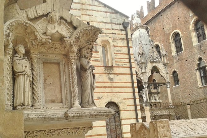 Make your Romantic Proposal in the City of Love - Casa di Romeo, then Casa di Giulietta: from feud to the balcony moment