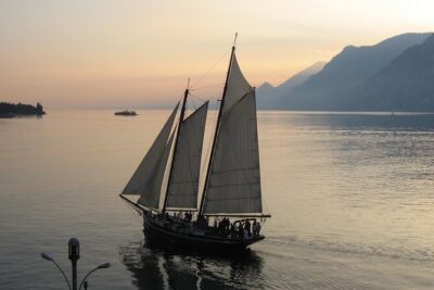 Malcesine: Sunset Romantic Cruise - Lake Garda at Golden Hour: What You’ll Notice Most