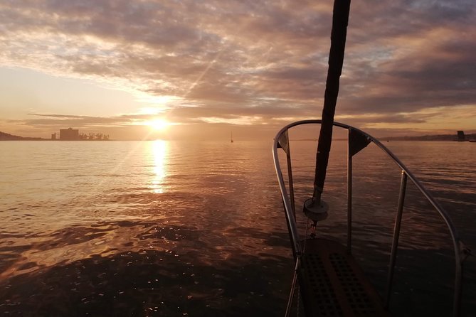 Marriage proposal on a Vintage Sailboat - Drinks, snacks, and Captain Joao’s kind of attention