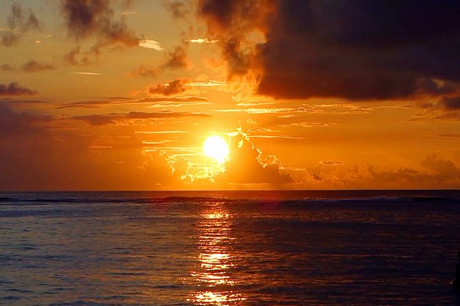 Mauritius Private Night Tour: Romantic dinner, Entertainments & Night lounge - A private Mauritius night tour that actually feels local