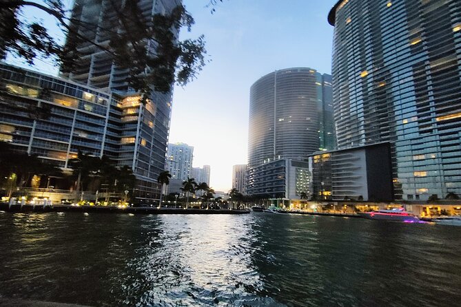 Miami Magic City Romantic Date Tour - A Private 6:30 Date-Night Loop That Actually Feels Like a Plan
