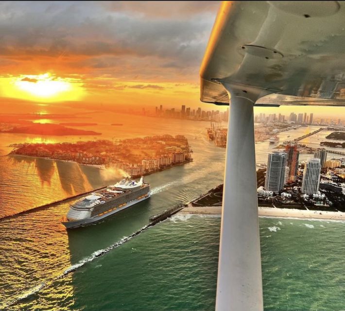 Miami: Romantic 1-Hour Private Flight Tour with Champagne - Price and value: $115 for one hour of private air time