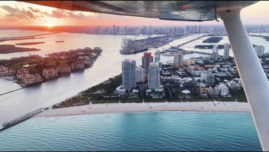 Miami: Romantic 1-Hour Private Flight Tour with Champagne - Who this is best for (and who should skip it)