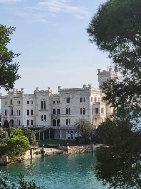 Miramare: The most romantic, beautiful and sad castle. - Miramare’s cliffside setting: sea views and a built-in mood