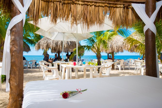 Mr Sanchos Romantic Day Beach Pass for Two - Food and open bar: what’s included, and what to watch for