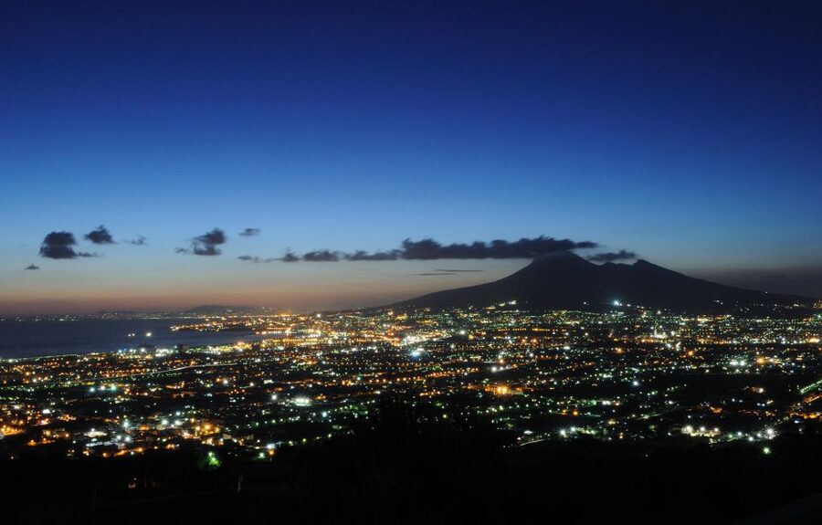 Naples: romantic dinner on the rooftop terrace - The View: Castel dell’Ovo and Vesuvius at Dusk