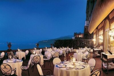 Naples: Romantic Gourmet Dinner on the Rooftop Terrace - The 2-Hour Dinner Plan: Courses, Wine, and Chef’s Cooking