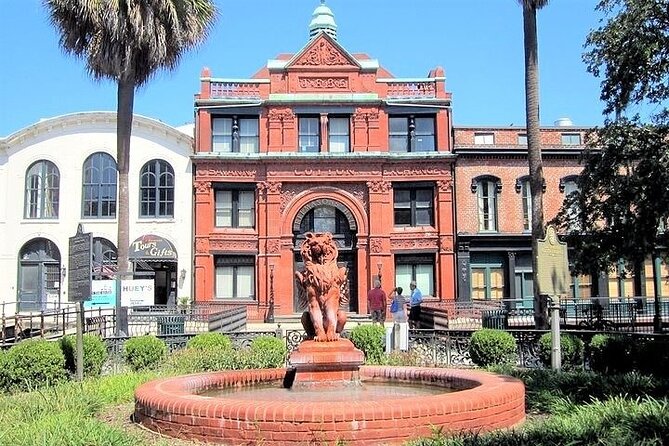 Noble Stroll Couples Outing - The Green-Meldrim House Stop: Gothic Revival in 10 Minutes