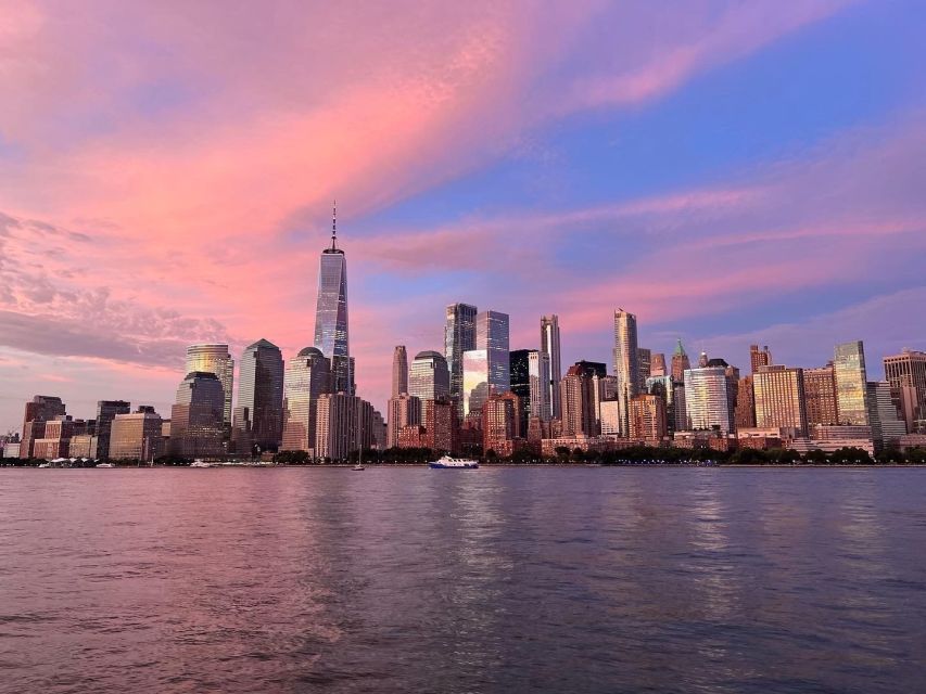 NYC: Romantic Valentine's Day Champagne Cruise - A 1920s-Style Yacht Turns Valentine’s Harbor Views Into the Point