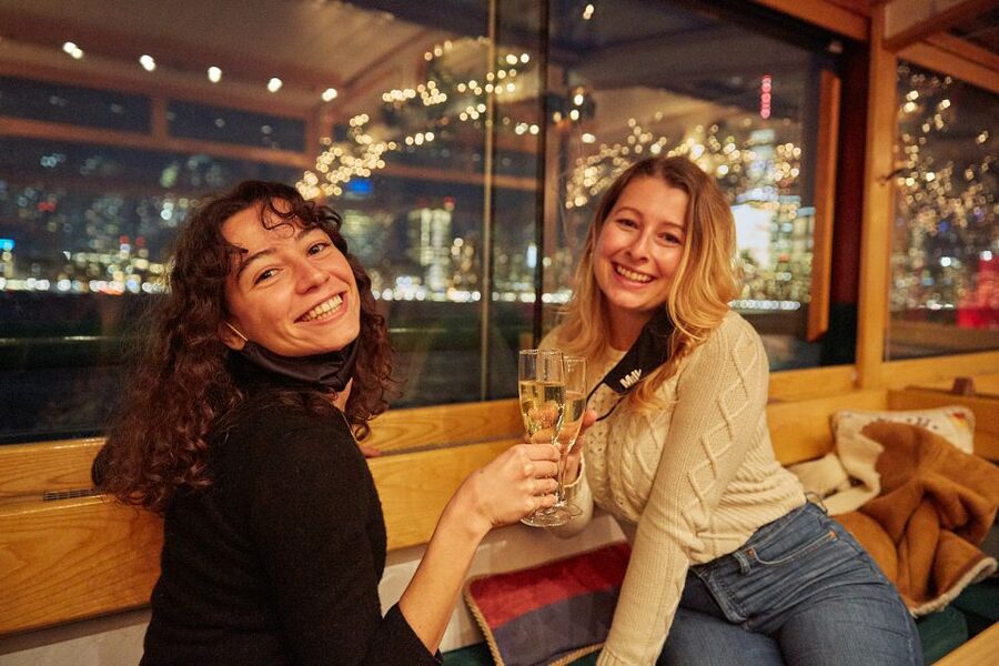 NYC: Romantic Valentine's Day Champagne Cruise - The 4-Flight Sparkling Wine Tasting (Plus the Light Pairing)
