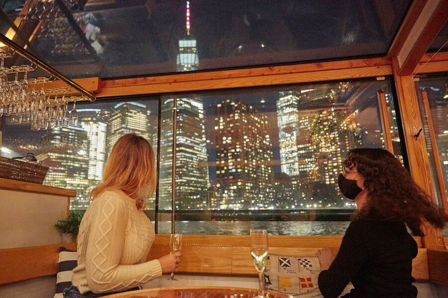 NYC: Romantic Valentine's Day Champagne Cruise - Crew and Experience Quality: The Part You Can’t Fake