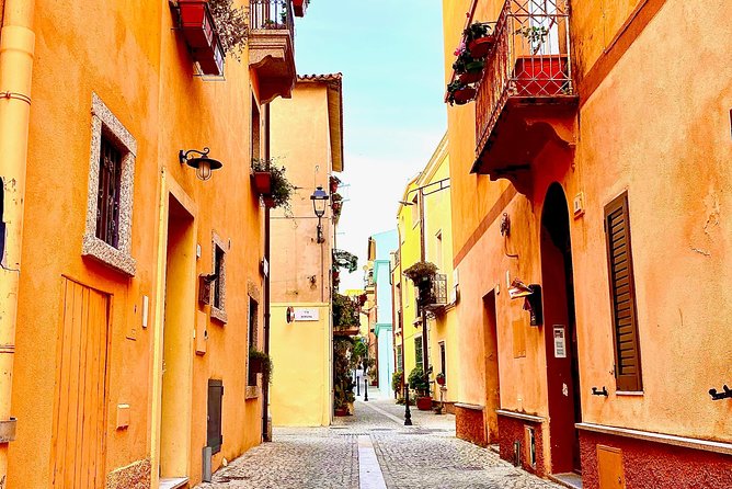 Olbia: Private Romantic Tuk-Tuk Tour - Quick orientation in the Centro and along Via Alessandro Nanni