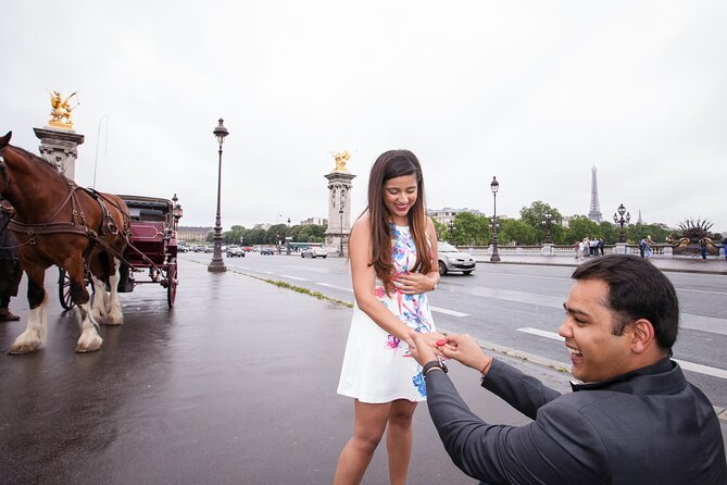 Paris Private Romantic Horse & Carriage Ride - The carriage comfort: blankets and rain cover