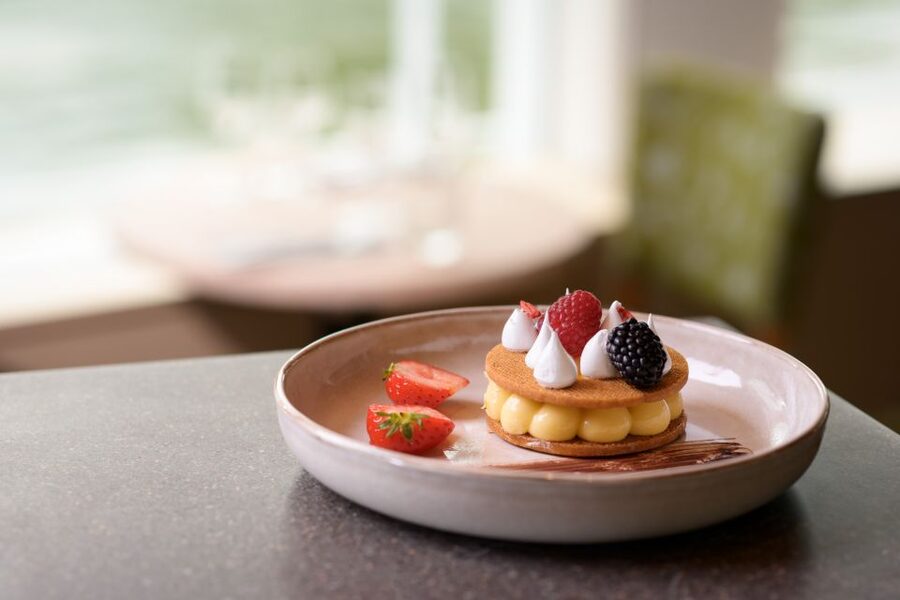 Paris: Romantic Cruise with 3-course Dinner on Seine River - Key Points That Matter Before You Go