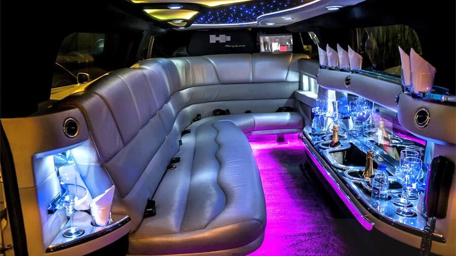 Paris: Romantic Limousine Tour - Pickup, then a VIP ride through Paris’s romance districts