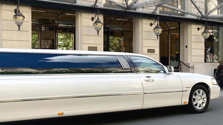 Paris: Romantic Limousine Tour - Choosing your start time to catch the Eiffel sparkle