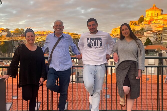 Photoshoot Session for Solo, Couples and Groups in Porto area - Porto Photo Stops: Streets, River Views, and Waterfront Light