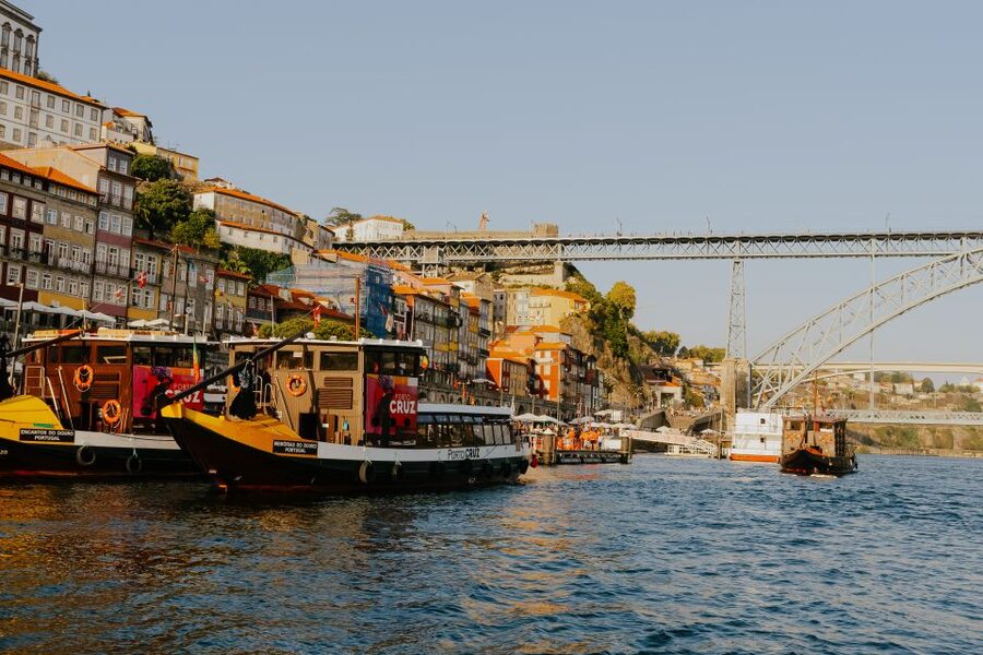 Porto: Romantic Sailboat Cruise - Arrábida Bridge: when the skyline suddenly makes sense