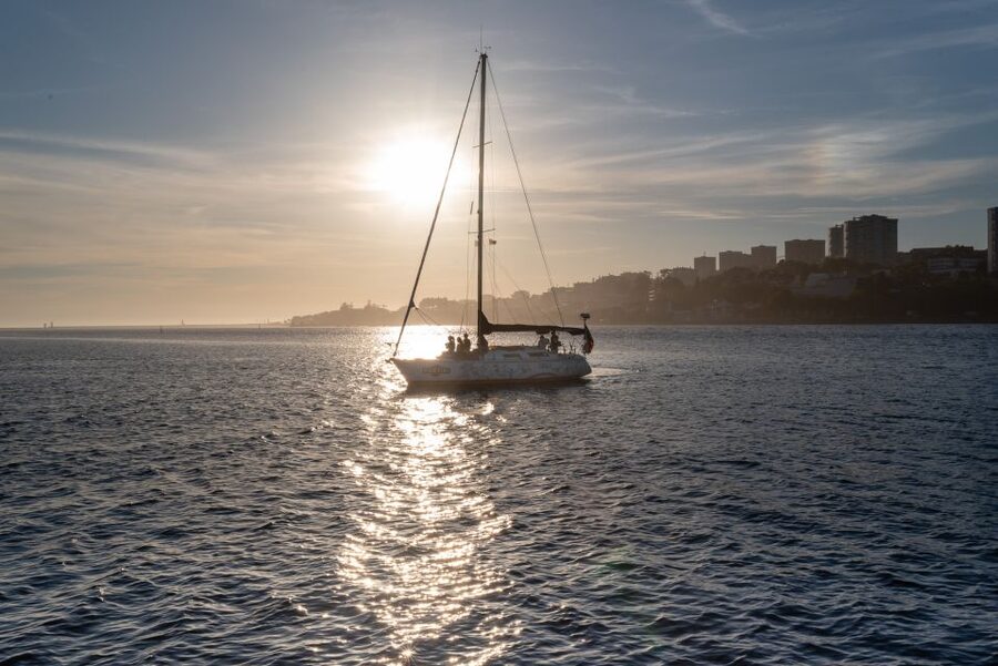 Porto: Romantic Sailboat Cruise - D. Luís I Bridge close-up: the highlight you’ll remember later