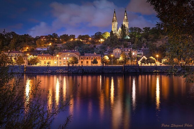 Prague Photoshoot for Couples, Betrothed, Family & Friends - Prague Castle Backdrops and the 9 Retouch Guarantee