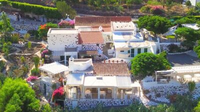 Premium romantic experience for couple in Mogan Gran Canaria - The Sunset Photo Shoot: Optional, Included, and Actually Useful