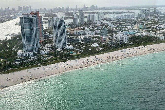 Private 60 Minute Romantic Air Tour with Champagne in Miami - Your pilot experience: where reviews really agree