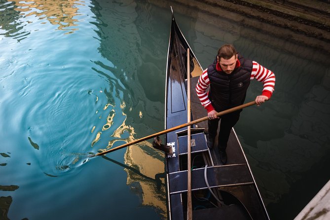 Private Crafted Gondola Ride on the Grand Canal - How long 30 minutes really feels (and why it can change)