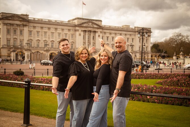 Private landmarks photoshoot for families and couples - A London Landmark Photoshoot That Feels Like a City Walk