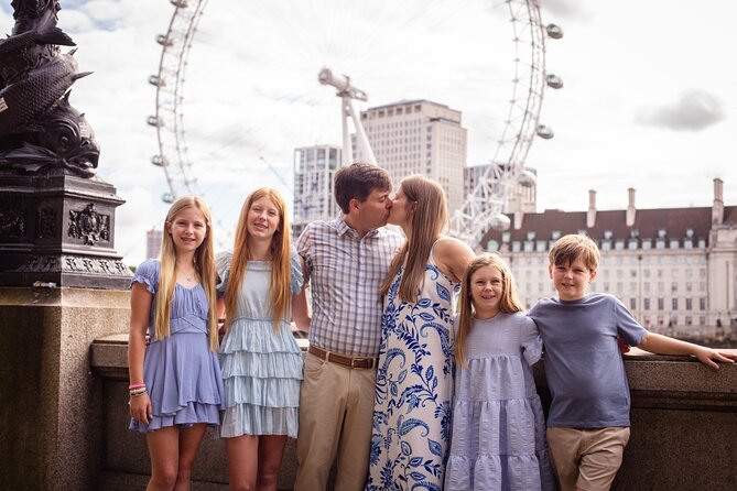 Private landmarks photoshoot for families and couples - Big Ben Stop: Phone Booths and the Right Side of the Bridge