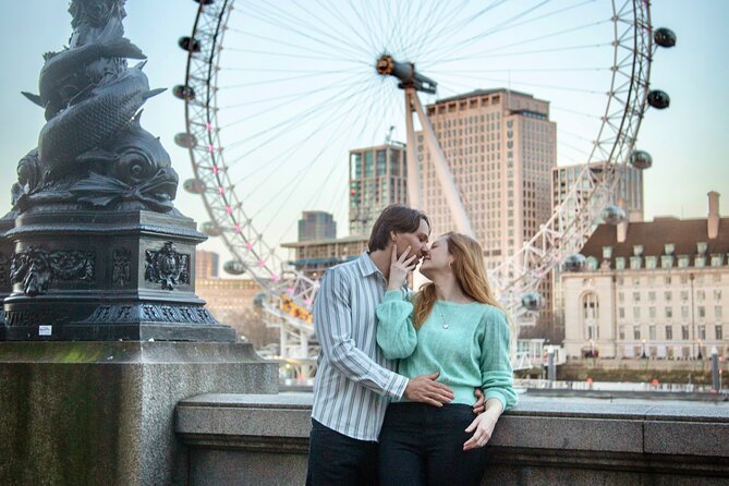 Private landmarks photoshoot for families and couples - Who This Is Best For (Couples, Families, and Camera-Shy People)