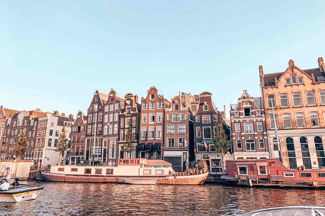 Private Romantic Canal Cruise Amsterdam with Bubbly and Snacks - Snacks and Prosecco: a date format that actually works
