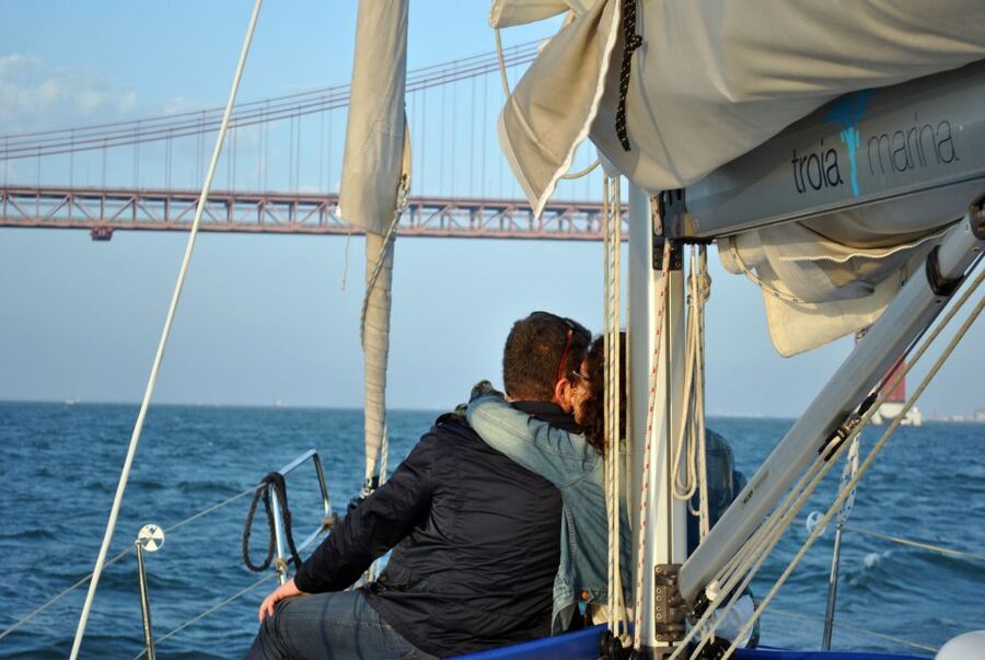 Private Romantic cruise with sparkling wine- 2-Hour- Lisbon - Shared vs private: picking the right vibe for Lisbon