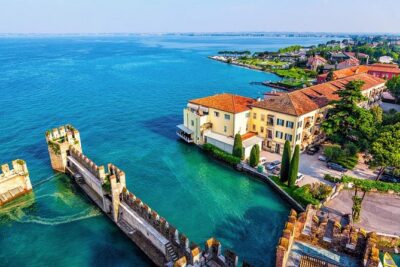 Private Romantic Motorboat Tour From Sirmione - Entering the itinerary: a quick clock you’ll actually like