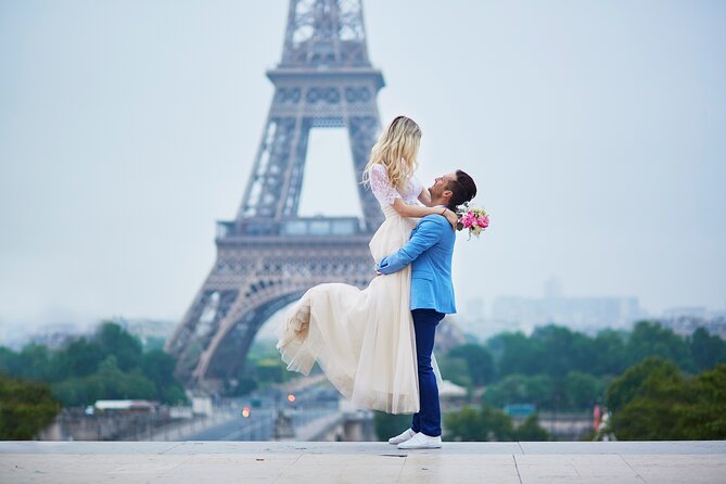 Private Romantic Photoshoot in Paris with Bouquet of Flowers - Key highlights