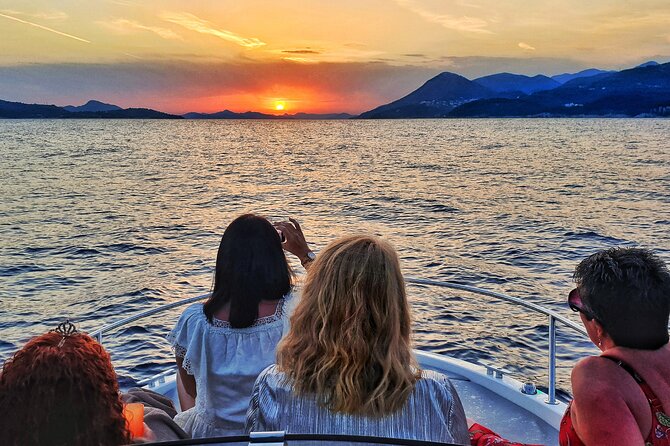 Private romantic Sunset tour - Key highlights for a private romantic sunset cruise