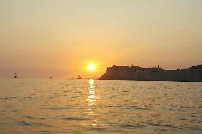 Private romantic Sunset tour - Lokrum Island: nature reserve time near the city