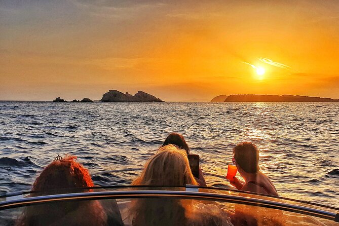 Private romantic Sunset tour - City Walls from the sea: UNESCO views without the walking crowds