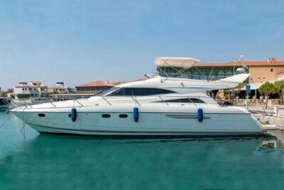 Private Yacht for Surprise Events / Birthday, Proposal, Anniversary, Party etc - Daytime vs nighttime: choosing the mood for your celebration