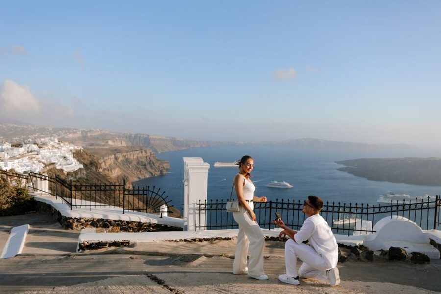 Proposal Photographer in Santorini - Who this proposal shoot suits best