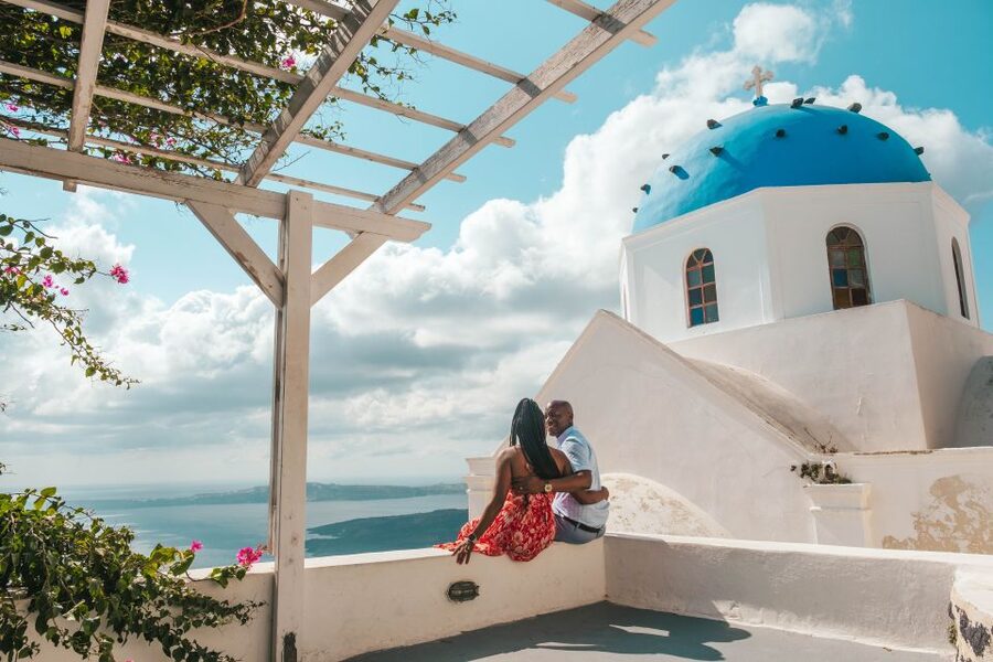 Proposal Photoshoot Santorini - Little practical tips to make the surprise photography-friendly