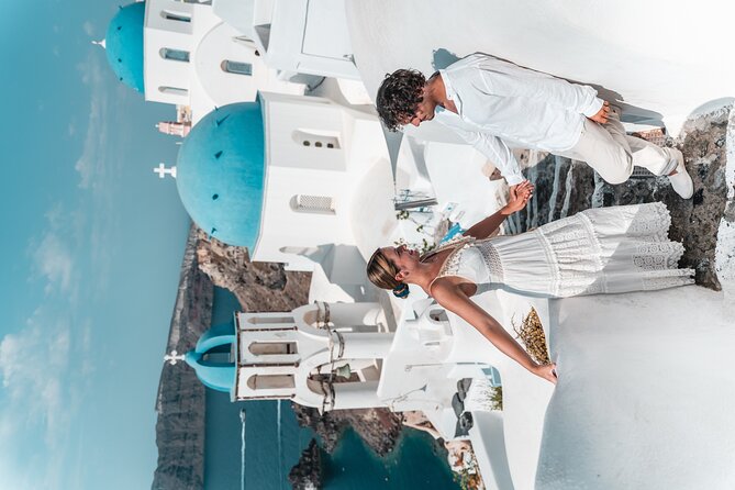 Proposal Photoshoot Santorini - Timing: Best Hours and Why Booking Earlier Helps