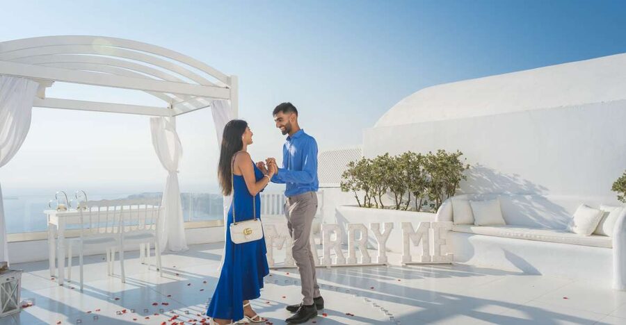 Proposal Photoshoot Santorini - Price and value for a group up to 2 in Santorini