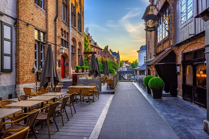 Romantic Bruges: Love Between the Canals Exploration Game - Best for couples, families, and people who like a challenge