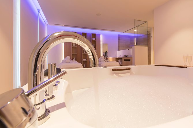 Romantic couple massage + SPA entry and private jacuzzi with cava - SPA entry in Gran Playa de Palma: indoor pools, sauna, and steam room