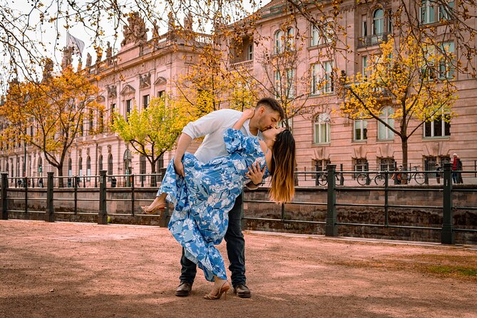 Romantic Couple Photoshoot in the Heart of Berlin - The one-hour flow: what you’re doing during the session