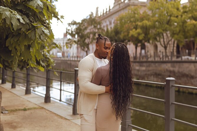 Romantic Couple Photoshoot in the Heart of Berlin - Photo delivery reality check: 30 edited images and possible add-ons