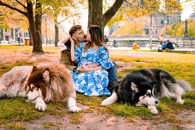 Romantic Couple Photoshoot in the Heart of Berlin - Timing in Berlin: why the hour needs good planning